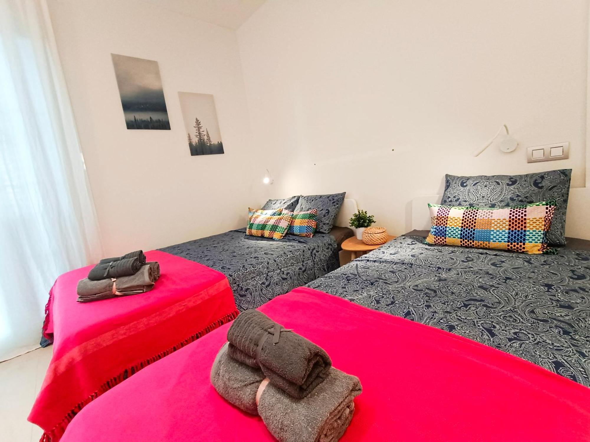 Oasis Rooms Barcelona - By Ronda Universidad エクステリア 写真